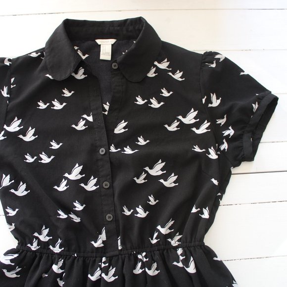 Short Sleeve Black and White Dove Printed Collared Mini Dress - Picture 1 of 8